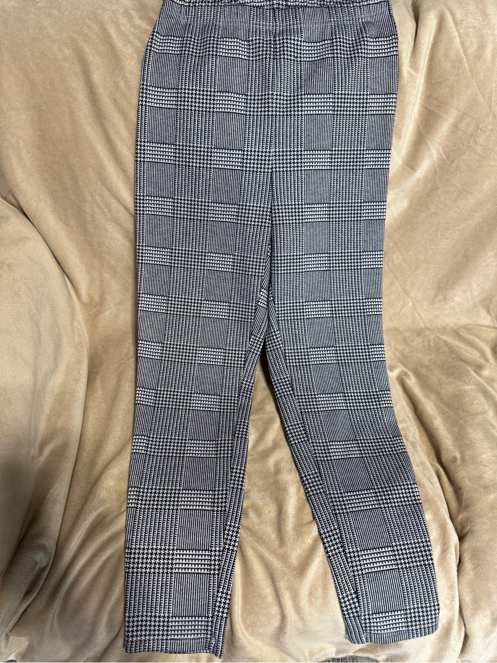 Forever 21 Black and White Glen Plaid Ponte Leggings